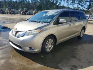 Toyota Sienna XLE 3.5L 6 2017
