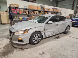Nissan Altima S 2.5L 4 2020