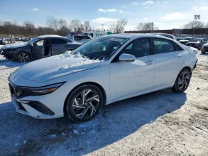 Hyundai Elantra 2.0L 4 2025