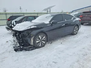 Nissan Altima SV 2.5L 4 2021