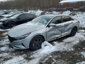 Hyundai Elantra 2.0L 4 2023