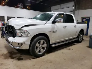 RAM 1500 SLT 5.7L 8 2017
