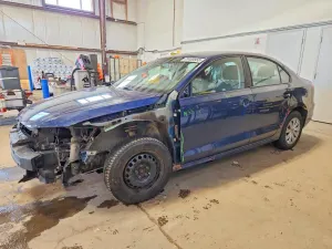 Volkswagen Jetta BASE 2.0L 4 2013