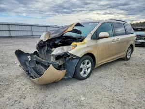 Toyota Sienna 3.5L 6 2013
