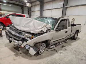 Chevrolet Silverado 1500 C1500 4.3L 6 2005