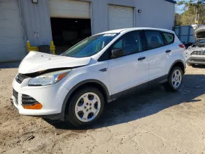 Ford Escape S 2.5L 4 2015