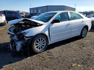 Toyota Camry BASE 2.5L 4 2011