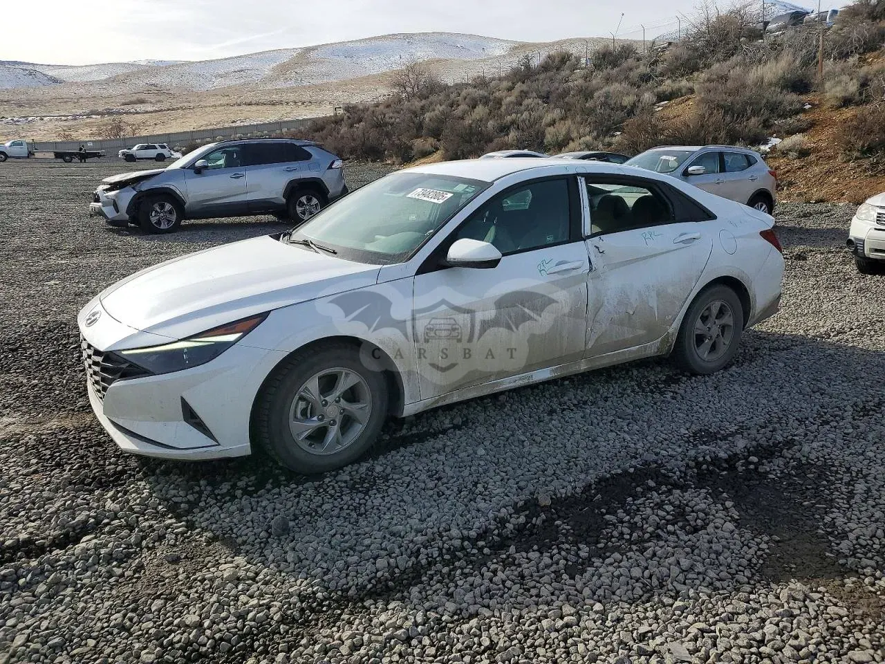 Hyundai Elantra SE 2.0L 4 2021