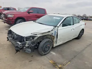 Nissan Altima SR 2.5L 4 2022