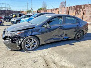 Kia Cerato / Forte / K3 LX 2 L 4 2023