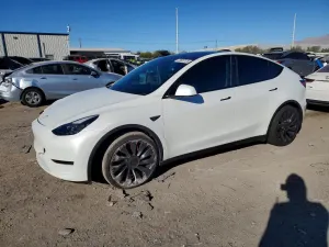 Tesla Model Y 2025