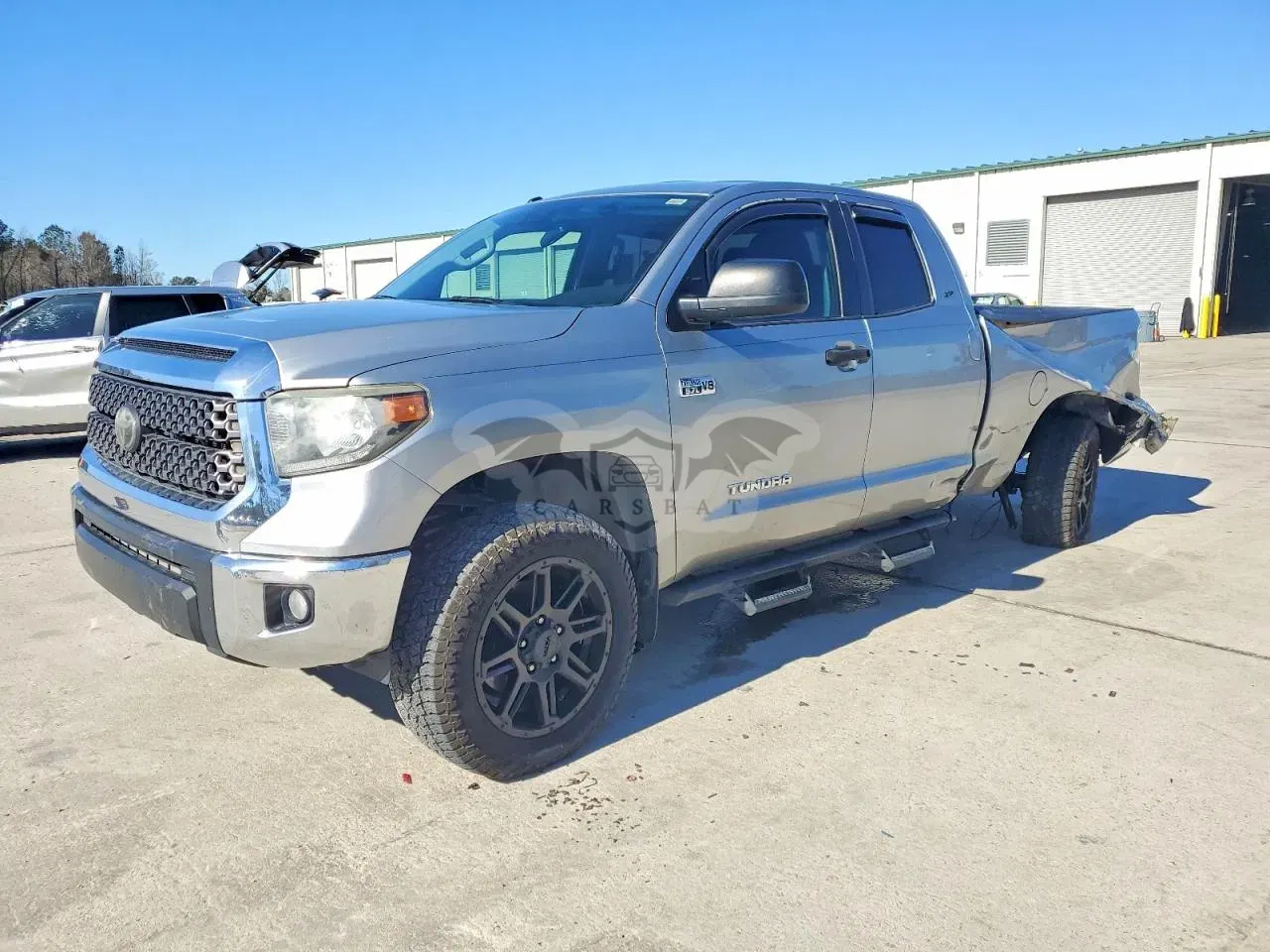 Toyota Tundra DOUBLE CAB SR 5.7L 8 2019