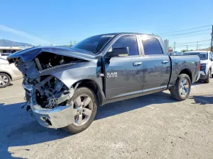 RAM 1500 SLT 5.7L 8 2017