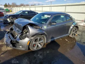 Volkswagen Beetle TURBO 2.0L 4 2013