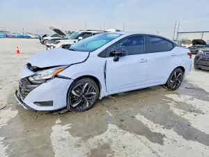 Nissan Versa SR 1.6L 4 2024