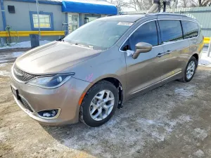 Chrysler Pacifica 3.6L 6 2017