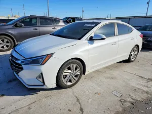 Hyundai Elantra SEL 2.0L 4 2020