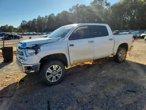 Toyota Tundra CREWMAX 1794 5.7L 8 2015
