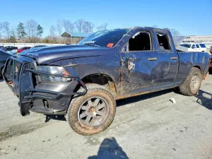 RAM 1500 ST 5.7L 8 2017