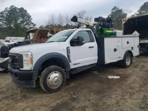 Ford F550 SUPER DUTY 6.7L 8 2024