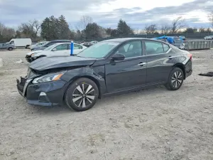 Nissan Altima SV 2.5L 4 2021
