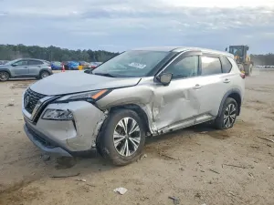 Nissan Rogue SV 2.5L 4 2021