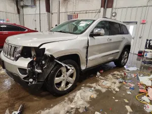 Jeep Grand Cherokee OVERLAND 5.7L 8 2013