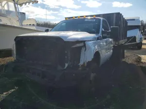 Ford F-350 SUPER DUTY 6.2L 8 2013