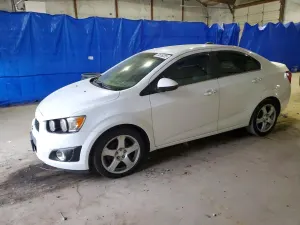 Chevrolet Aveo (Sonic) LTZ 1.4L 4 2015