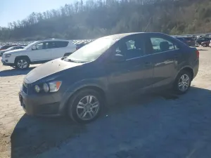 Chevrolet Aveo (Sonic) LT 1.8L 4 2013