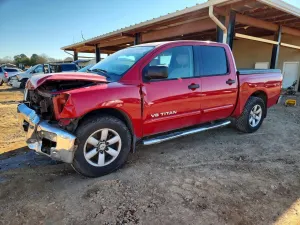 Nissan Titan XE 5.6L 8 2010