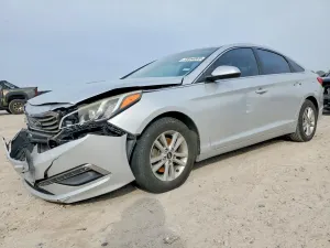 Hyundai Sonata SE 2.4L 4 2015