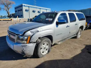 Chevrolet Suburban K1500 LT 5.3L 8 2011