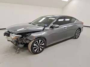 Nissan Altima 2.5L 4 2019
