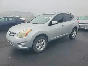 Nissan Rogue S 2.5L 4 2013