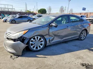 Hyundai Sonata SE 2.4L 4 2013
