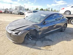 Tesla Model 3 2025