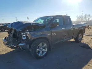 RAM 1500 SLT 5.7L 8 2015