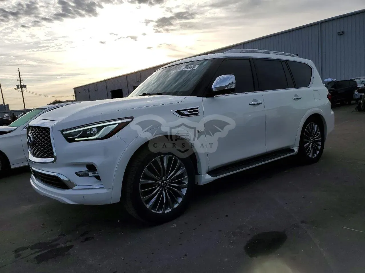 Infiniti QX80 LUXE 5.6L 8 2019