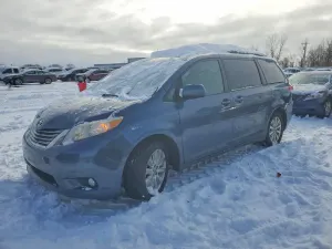 Toyota Sienna XLE 3.5L 6 2014