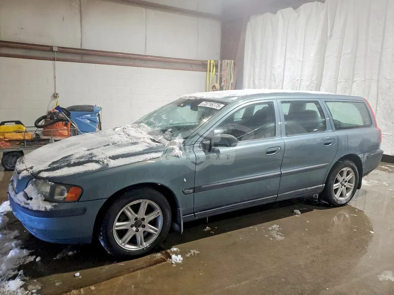 Volvo V70 FWD 2.5L 5 2004