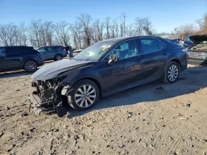 Toyota Camry LE 2.5L 4 2020