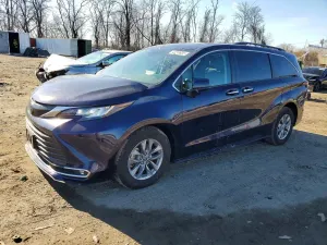 Toyota Sienna XLE 2.5L 4 2022