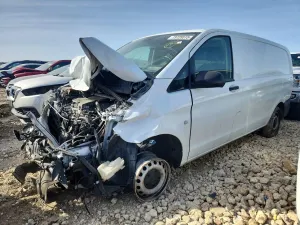 Mercedes-Benz Metris 2.0L 4 2023