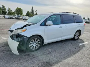 Toyota Sienna 3.5L 6 2011