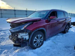 Toyota Highlander HYBRID XLE 2.5L 4 2022