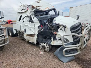 Freightliner Cascadia 14.8L 6 2023