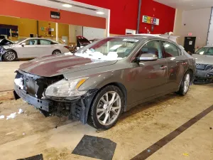 Nissan Maxima S 3.5L 6 2014