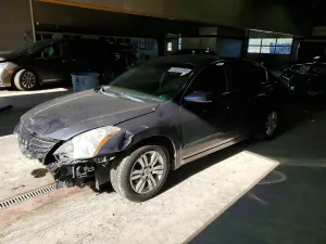 Nissan Altima BASE 2.5L 4 2012