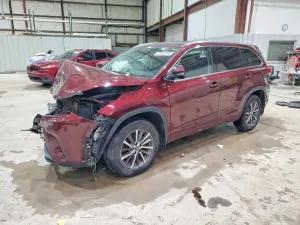 Toyota Highlander SE 3.5L 6 2017